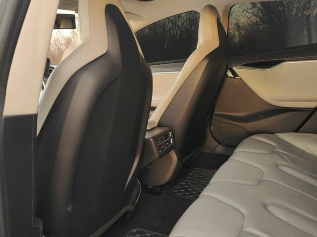 Чорний Тесла Модель С, об'ємом двигуна 0 л та пробігом 162 тис. км за 9500 $, фото 4 на Automoto.ua