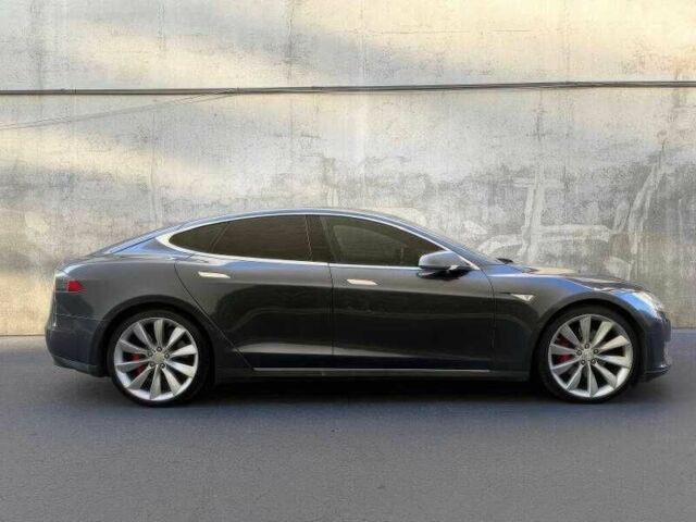 Чорний Тесла Модель С, об'ємом двигуна 0 л та пробігом 120 тис. км за 10000 $, фото 5 на Automoto.ua