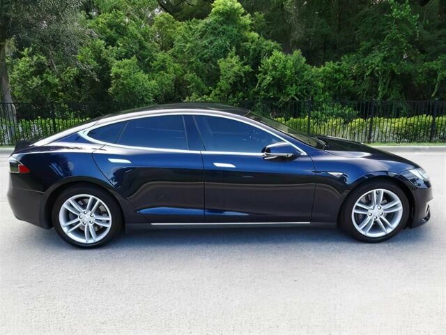 Черный Тесла Модель С, объемом двигателя 4.8 л и пробегом 79 тыс. км за 9700 $, фото 6 на Automoto.ua