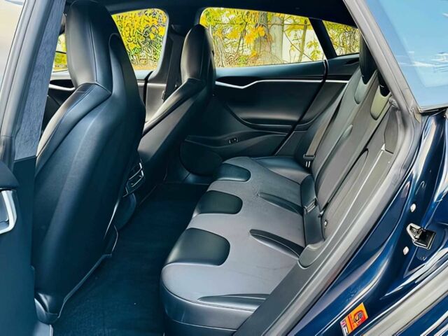 Черный Тесла Модель С, объемом двигателя 0 л и пробегом 75 тыс. км за 7000 $, фото 10 на Automoto.ua