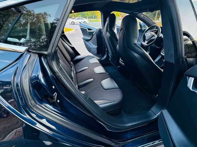 Черный Тесла Модель С, объемом двигателя 0 л и пробегом 75 тыс. км за 7000 $, фото 11 на Automoto.ua