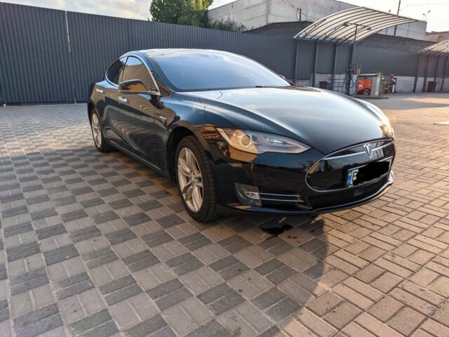 Черный Тесла Модель С, объемом двигателя 0 л и пробегом 176 тыс. км за 11900 $, фото 4 на Automoto.ua
