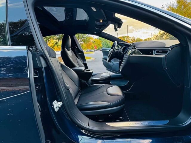 Черный Тесла Модель С, объемом двигателя 0 л и пробегом 75 тыс. км за 7000 $, фото 9 на Automoto.ua