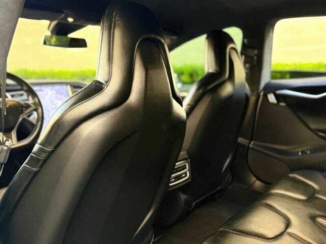 Чорний Тесла Модель С, об'ємом двигуна 0 л та пробігом 120 тис. км за 10000 $, фото 9 на Automoto.ua