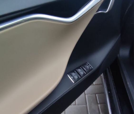 Черный Тесла Модель С, объемом двигателя 0 л и пробегом 190 тыс. км за 281 $, фото 16 на Automoto.ua