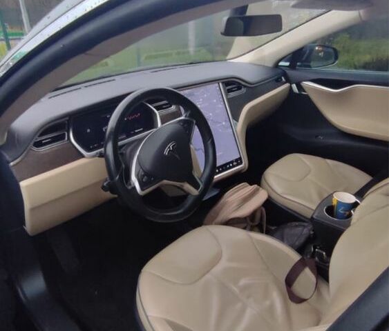 Черный Тесла Модель С, объемом двигателя 0 л и пробегом 190 тыс. км за 281 $, фото 8 на Automoto.ua