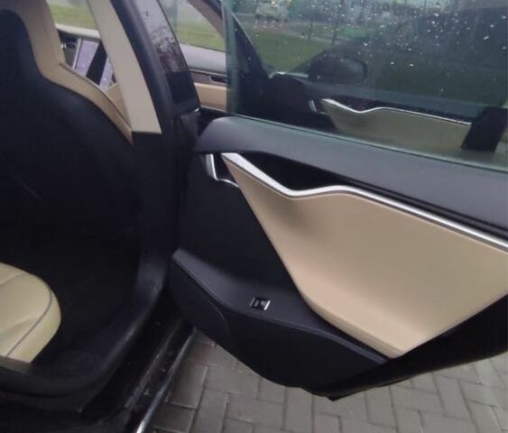 Черный Тесла Модель С, объемом двигателя 0 л и пробегом 190 тыс. км за 281 $, фото 17 на Automoto.ua