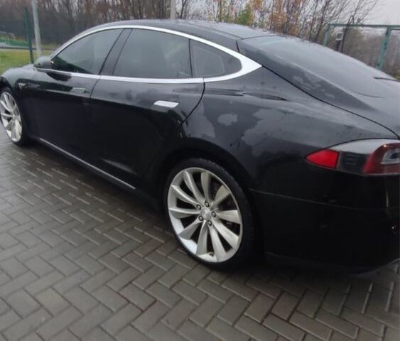 Черный Тесла Модель С, объемом двигателя 0 л и пробегом 190 тыс. км за 281 $, фото 5 на Automoto.ua