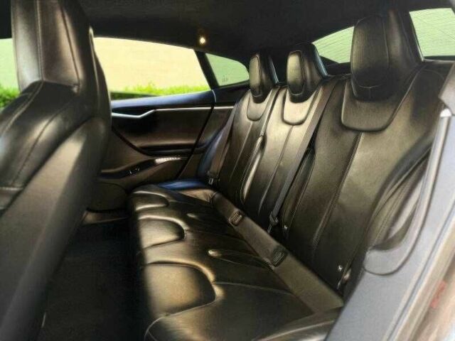 Чорний Тесла Модель С, об'ємом двигуна 0 л та пробігом 120 тис. км за 10000 $, фото 10 на Automoto.ua