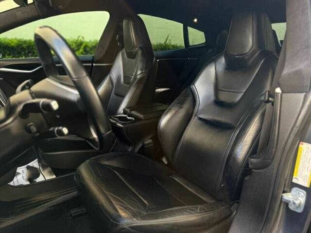 Чорний Тесла Модель С, об'ємом двигуна 0 л та пробігом 120 тис. км за 10000 $, фото 7 на Automoto.ua