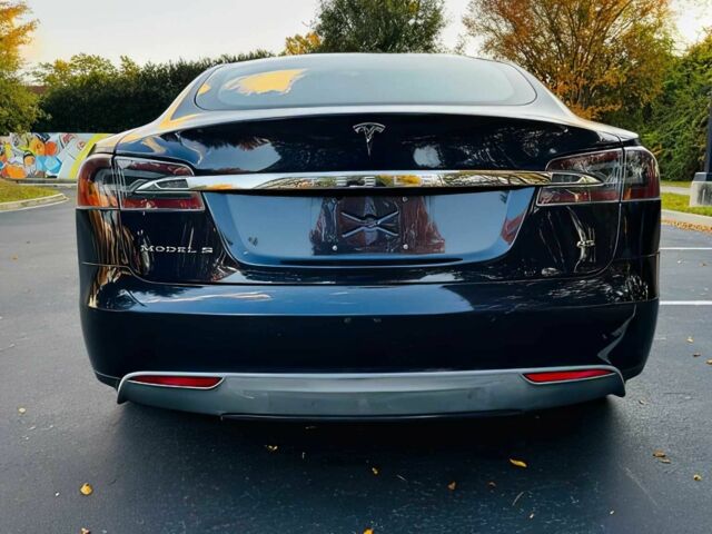 Черный Тесла Модель С, объемом двигателя 0 л и пробегом 75 тыс. км за 7000 $, фото 4 на Automoto.ua