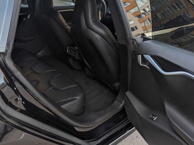 Черный Тесла Модель С, объемом двигателя 0 л и пробегом 176 тыс. км за 11900 $, фото 9 на Automoto.ua