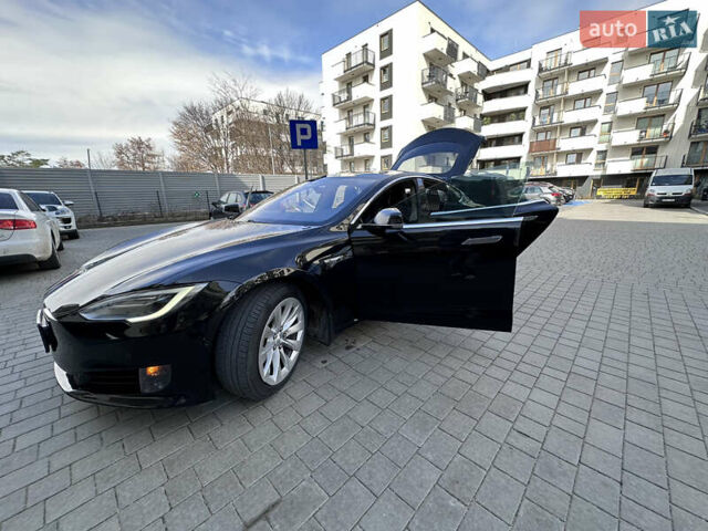 Черный Тесла Модель С, объемом двигателя 0 л и пробегом 116 тыс. км за 10000 $, фото 1 на Automoto.ua