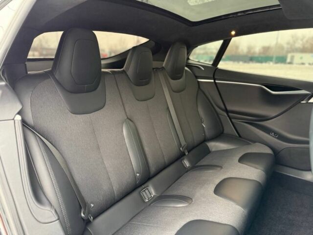 Черный Тесла Модель С, объемом двигателя 0 л и пробегом 224 тыс. км за 17500 $, фото 15 на Automoto.ua