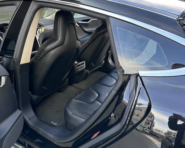 Черный Тесла Модель С, объемом двигателя 0 л и пробегом 116 тыс. км за 10000 $, фото 4 на Automoto.ua