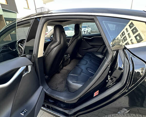 Черный Тесла Модель С, объемом двигателя 0 л и пробегом 116 тыс. км за 10000 $, фото 20 на Automoto.ua