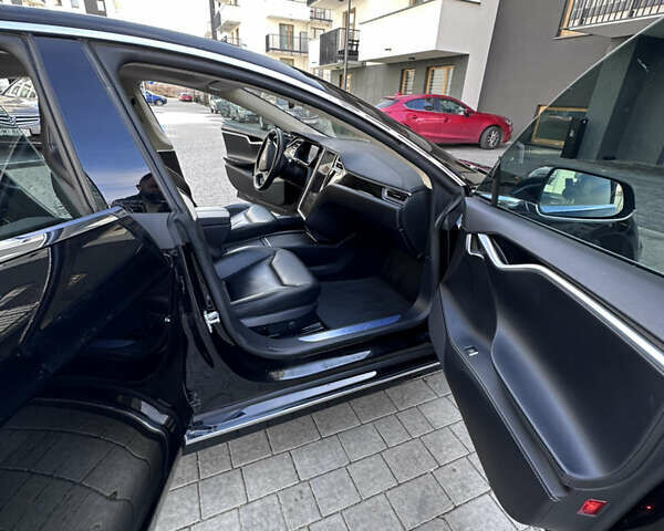 Черный Тесла Модель С, объемом двигателя 0 л и пробегом 116 тыс. км за 10000 $, фото 10 на Automoto.ua