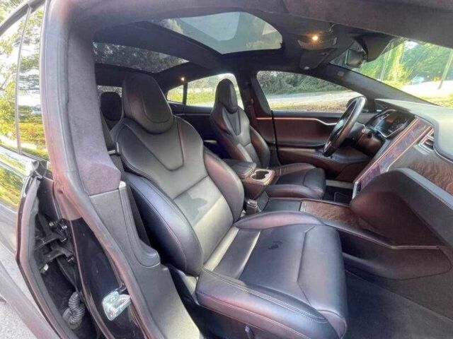 Чорний Тесла Модель С, об'ємом двигуна 0 л та пробігом 45 тис. км за 9200 $, фото 5 на Automoto.ua