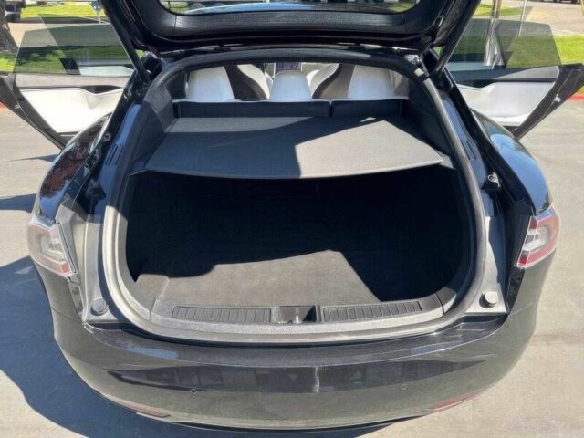 Черный Тесла Модель С, объемом двигателя 0 л и пробегом 66 тыс. км за 11000 $, фото 5 на Automoto.ua