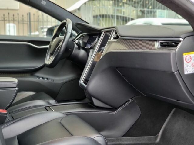 Чорний Тесла Модель С, об'ємом двигуна 0 л та пробігом 142 тис. км за 17900 $, фото 12 на Automoto.ua