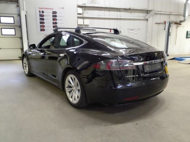 Черный Тесла Модель С, объемом двигателя 0 л и пробегом 141 тыс. км за 16100 $, фото 4 на Automoto.ua