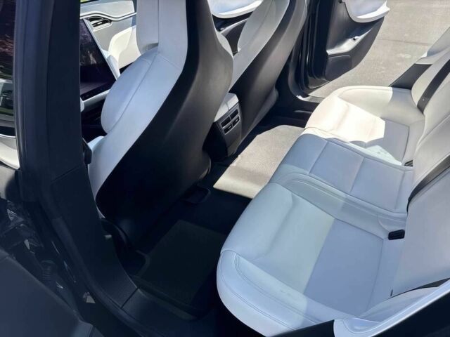 Черный Тесла Модель С, объемом двигателя 0 л и пробегом 66 тыс. км за 11000 $, фото 4 на Automoto.ua