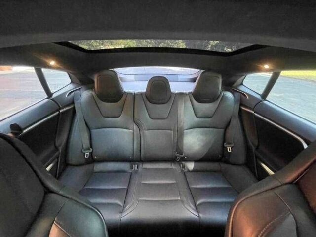 Чорний Тесла Модель С, об'ємом двигуна 0 л та пробігом 45 тис. км за 9200 $, фото 7 на Automoto.ua