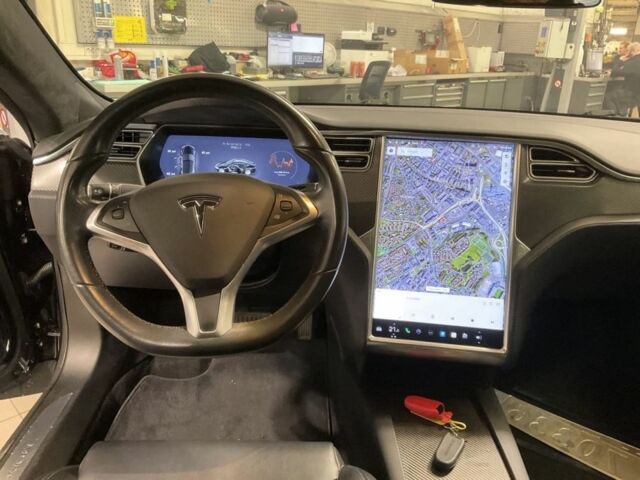 Черный Тесла Модель С, объемом двигателя 0 л и пробегом 142 тыс. км за 17500 $, фото 13 на Automoto.ua