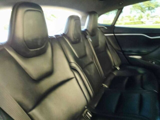 Чорний Тесла Модель С, об'ємом двигуна 0 л та пробігом 38 тис. км за 12000 $, фото 11 на Automoto.ua