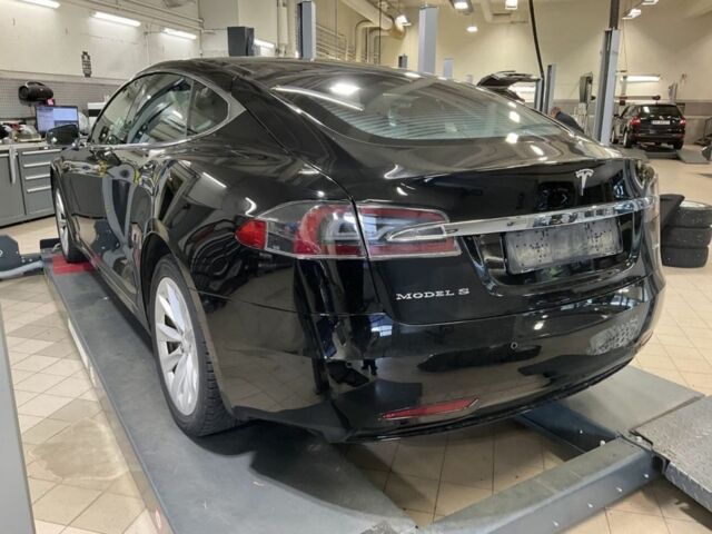Черный Тесла Модель С, объемом двигателя 0 л и пробегом 142 тыс. км за 17500 $, фото 3 на Automoto.ua