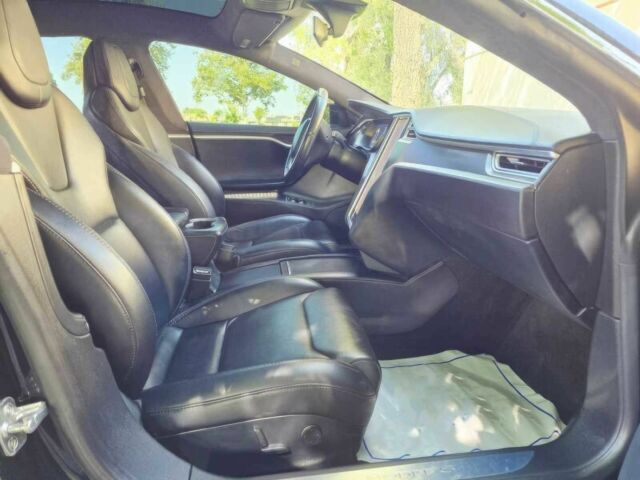 Чорний Тесла Модель С, об'ємом двигуна 0 л та пробігом 38 тис. км за 12000 $, фото 9 на Automoto.ua