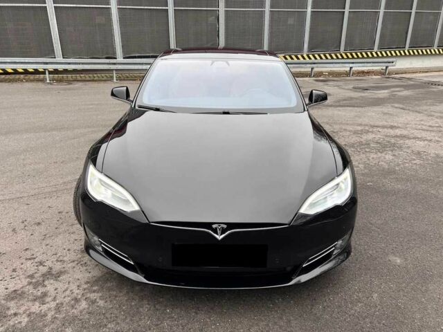 Черный Тесла Модель С, объемом двигателя 0 л и пробегом 89 тыс. км за 11800 $, фото 1 на Automoto.ua
