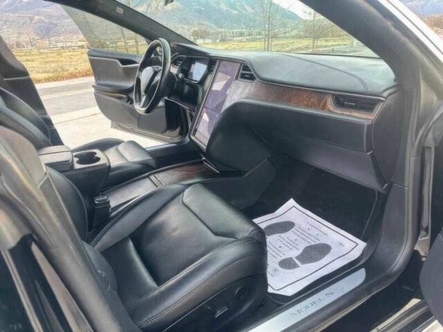 Чорний Тесла Модель С, об'ємом двигуна 0 л та пробігом 89 тис. км за 8900 $, фото 11 на Automoto.ua