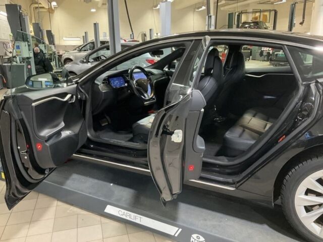 Черный Тесла Модель С, объемом двигателя 0 л и пробегом 142 тыс. км за 17500 $, фото 12 на Automoto.ua