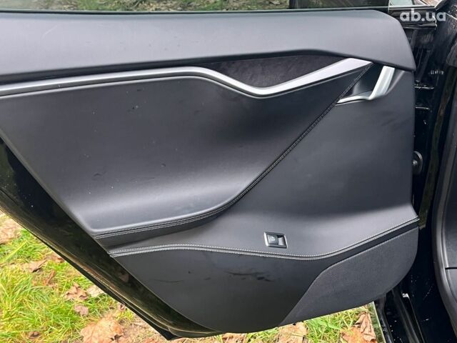 Черный Тесла Модель С, объемом двигателя 0 л и пробегом 148 тыс. км за 28990 $, фото 23 на Automoto.ua
