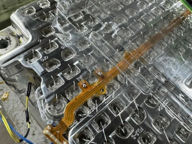 Чорний Тесла Модель С, об'ємом двигуна 0 л та пробігом 134 тис. км за 350 $, фото 2 на Automoto.ua