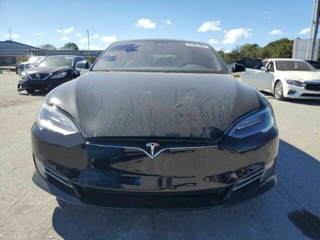 Черный Тесла Модель С, объемом двигателя 0 л и пробегом 148 тыс. км за 9900 $, фото 4 на Automoto.ua