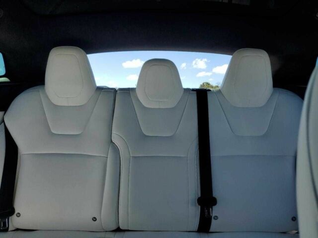 Черный Тесла Модель С, объемом двигателя 0 л и пробегом 148 тыс. км за 9900 $, фото 9 на Automoto.ua