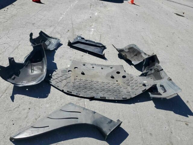 Черный Тесла Модель С, объемом двигателя 0 л и пробегом 148 тыс. км за 9900 $, фото 12 на Automoto.ua