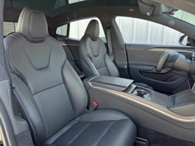 Черный Тесла Модель С, объемом двигателя 0 л и пробегом 28 тыс. км за 17700 $, фото 5 на Automoto.ua