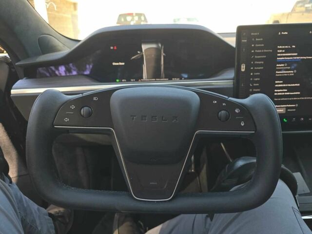 Черный Тесла Модель С, объемом двигателя 0 л и пробегом 11 тыс. км за 22000 $, фото 2 на Automoto.ua