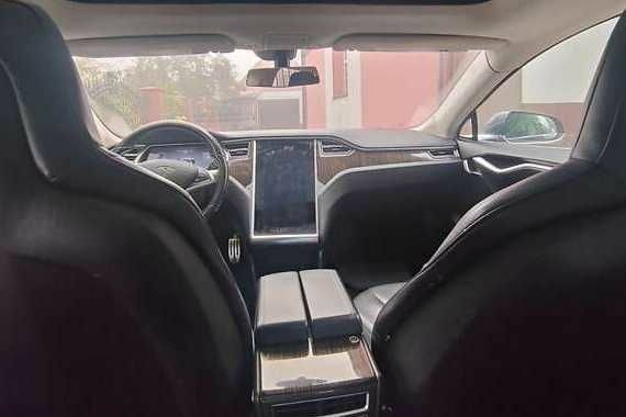 Тесла Модель С 2013 в Киеве на Automoto.ua Черный Тесла Модель С, объемом двигателя 0 л и пробегом 315 тыс. км за 10200 $, фото 6 на Automoto.ua