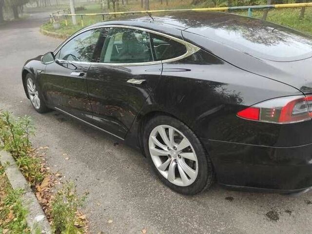 Тесла Модель С 2013 в Киеве на Automoto.ua Черный Тесла Модель С, объемом двигателя 0 л и пробегом 315 тыс. км за 10200 $, фото 3 на Automoto.ua