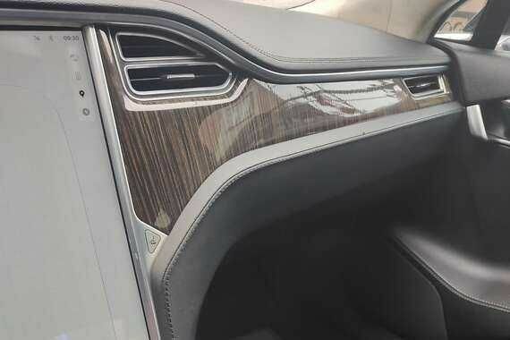 Тесла Модель С 2013 в Киеве на Automoto.ua Черный Тесла Модель С, объемом двигателя 0 л и пробегом 315 тыс. км за 10200 $, фото 7 на Automoto.ua