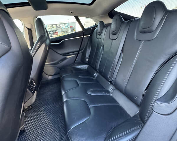 Черный Тесла Модель С, объемом двигателя 0 л и пробегом 299 тыс. км за 11200 $, фото 9 на Automoto.ua