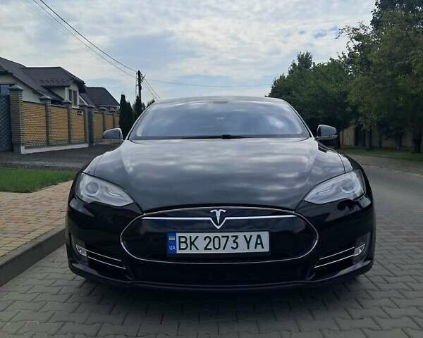 Черный Тесла Модель С, объемом двигателя 0 л и пробегом 370 тыс. км за 11600 $, фото 2 на Automoto.ua