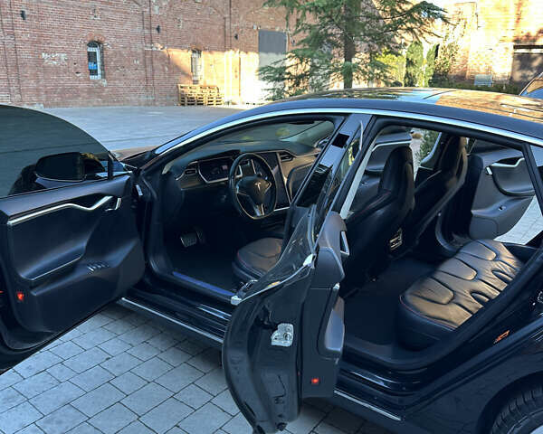 Чорний Тесла Модель С, об'ємом двигуна 0 л та пробігом 28 тис. км за 16000 $, фото 18 на Automoto.ua