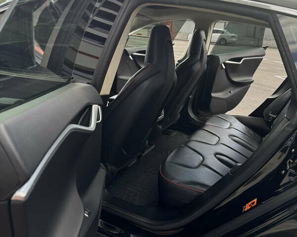 Чорний Тесла Модель С, об'ємом двигуна 0 л та пробігом 145 тис. км за 14500 $, фото 22 на Automoto.ua