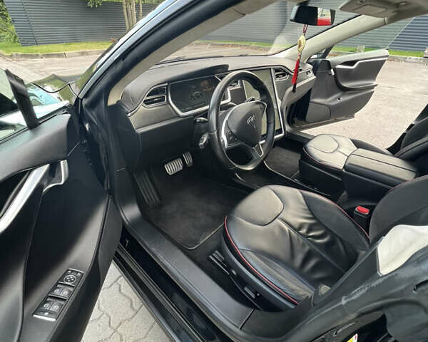 Черный Тесла Модель С, объемом двигателя 0 л и пробегом 170 тыс. км за 13399 $, фото 70 на Automoto.ua