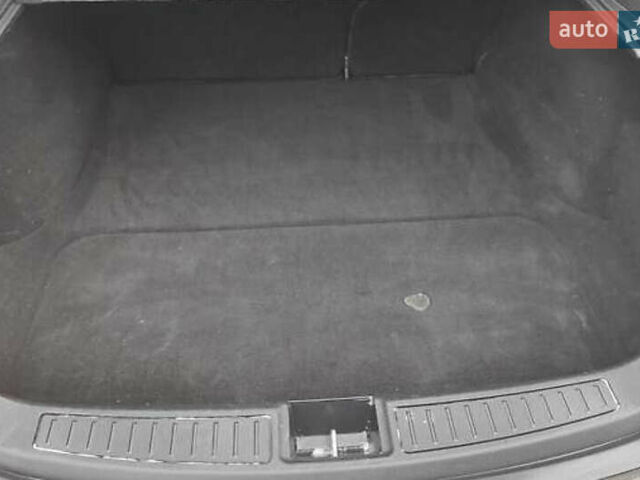 Тесла Модель С 2013 в Киеве на Automoto.ua Черный Тесла Модель С, объемом двигателя 0 л и пробегом 315 тыс. км за 12200 $, фото 9 на Automoto.ua